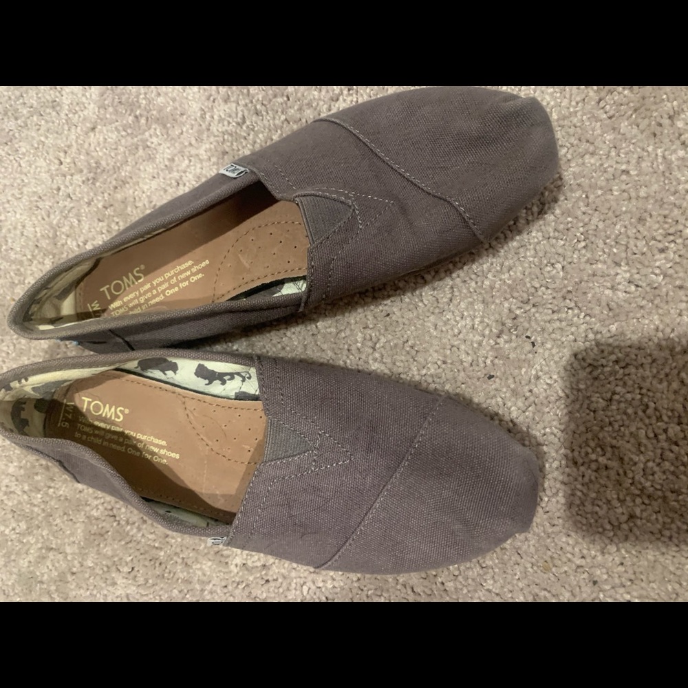 Toms size 7.5